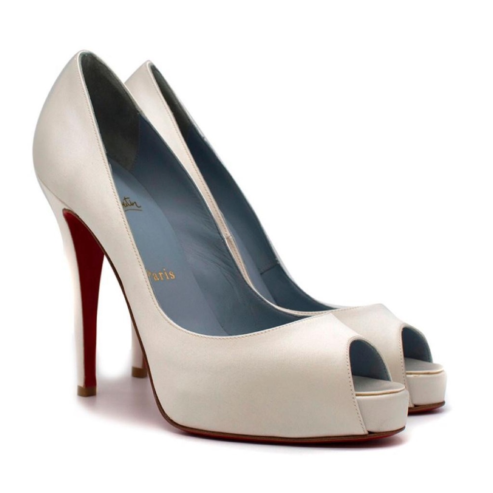 SOLD Louboutin Very Prive 120mm off-wht satin